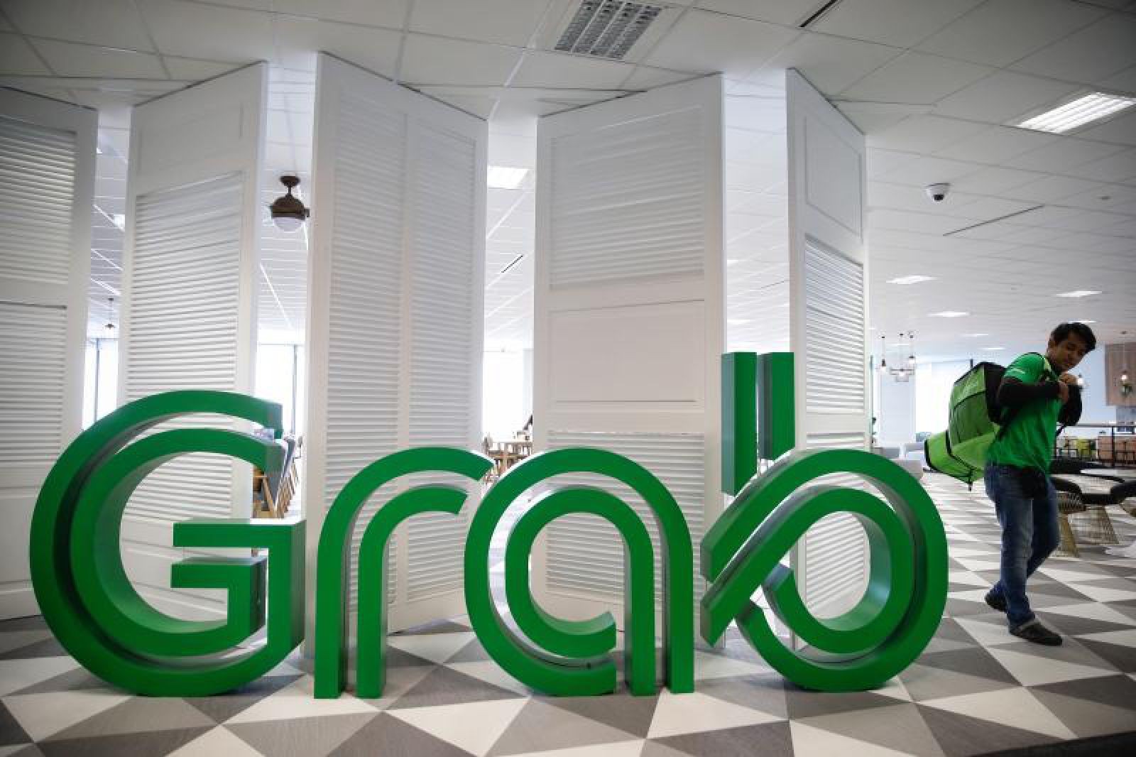 
Sự giảm giá đột ngột trên sàn chứng khoán đã thổi bay khoảng 17 tỷ USD của Grab
