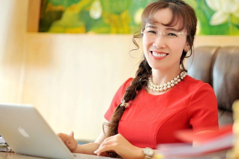 
CEO Vietjet Air Nguyễn Thị Phương Thảo gây ấn tượng với dáng người nhỏ nhắn và nụ cười ngọt ngào
