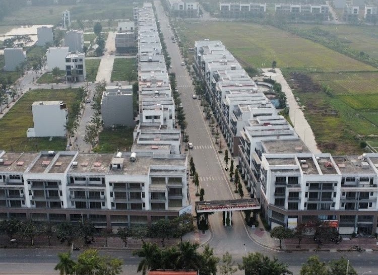 

Một dự án nhà ở thuộc phường Hùng Vương, thành phố Phúc Yên đang được rao bán rầm rộ.

