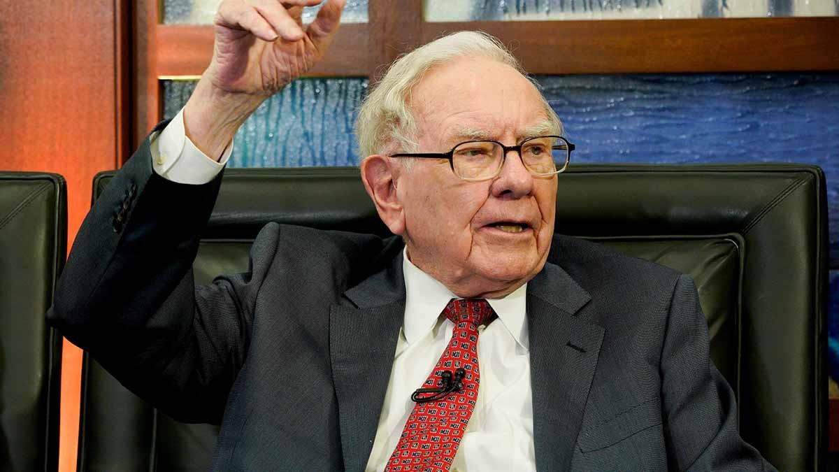 
Buffett thường lựa chọn đầu tư vào những cổ phiếu được xem là có mức giá thấp hơn so với giá trị thực

