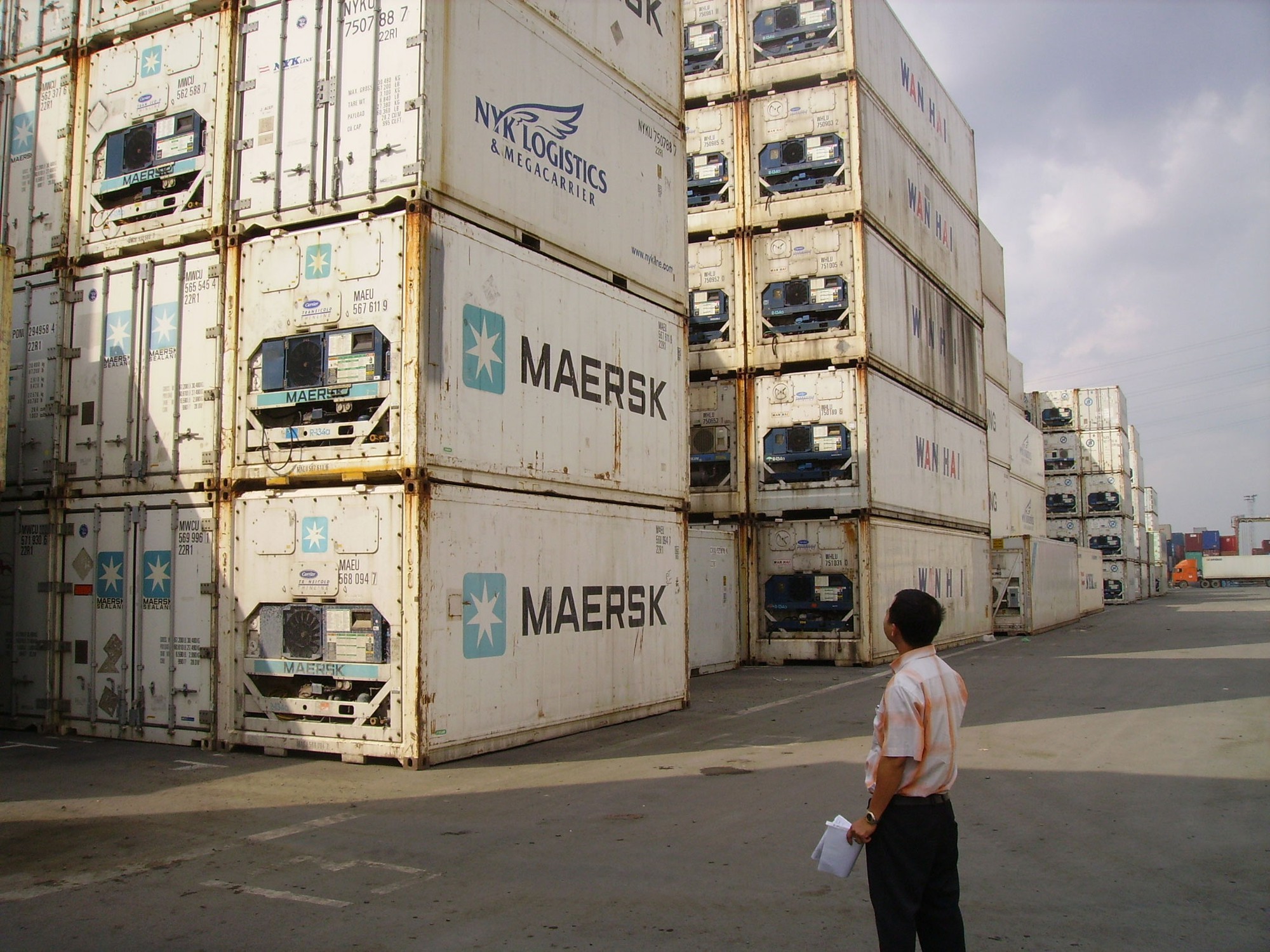 
Những container điều xuất khẩu sang Ý chưa biêt đi đâu về đâu
