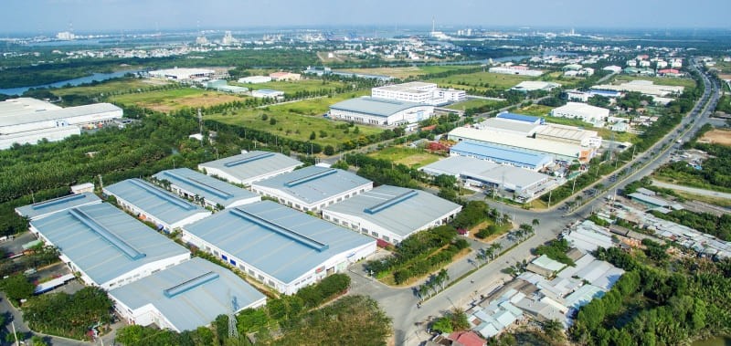 
Việt Nam cũng thu hút vốn FDI từ các công ty hoạt động trong lĩnh vực sản xuất, hậu cần. Ngoài ra, số lượng các dự án công nghiệp đầu tư vào Việt Nam ngày càng tăng
