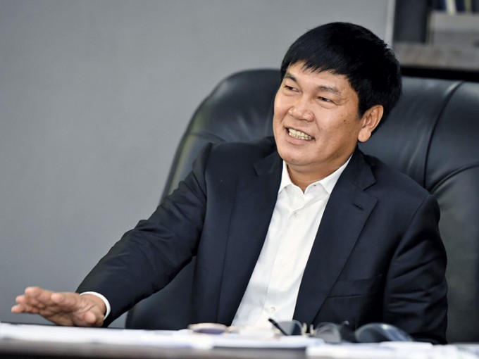 
Tập đoàn Hòa Phát của Chủ tịch Trần Đình Long đã vươn lên vị trí "vua tiền mặt" của sàn chứng khoán
