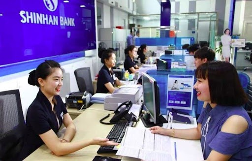 

Tại Shinhan Bank có đầy đủ các dịch vụ, sản phẩm phục vụ cho khách hàng cá nhân lẫn khách hàng doanh nghiệp
