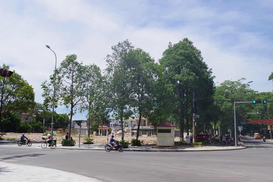 
Dự án mới sẽ được xây trên nền&nbsp;nền của trụ sở UBND Thành phố Sầm Sơn cũ.
