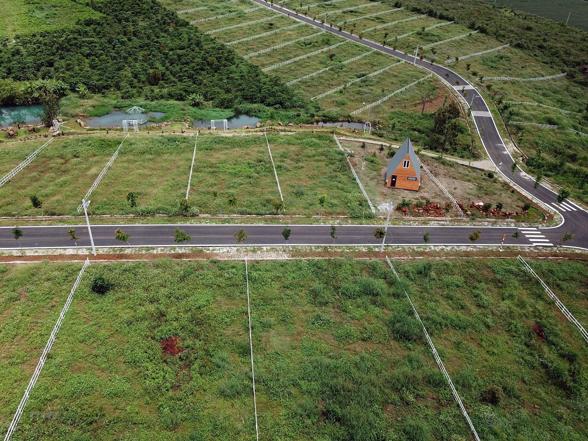 
Thời gian gần đây, tại tỉnh Bình Phước đã xuất hiện tình trạng tách thửa đất nông nghiệp số lượng lớn để phân lô bán nền.&nbsp;Ảnh minh họa.

