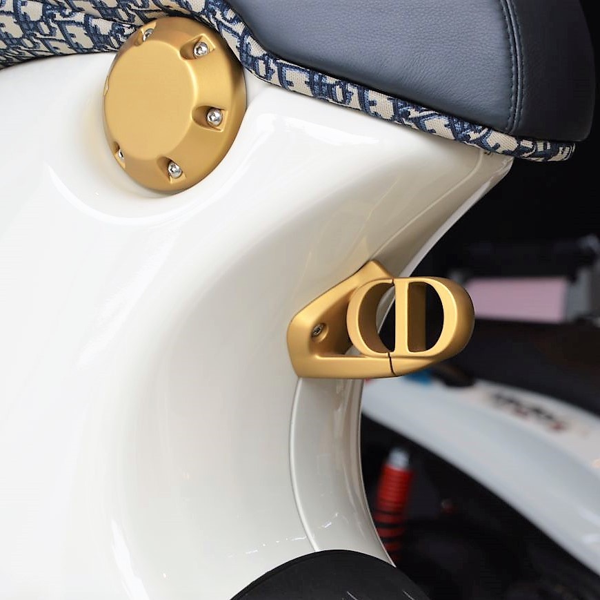 Vespa 946 Christian Dior bị đẩy giá lên mức 1,6 tỷ đồng - ảnh 3