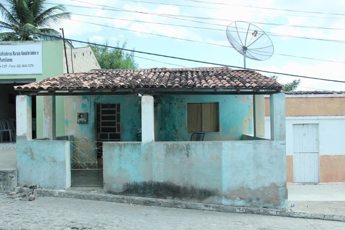 
&nbsp;Căn nhà cấp 4 cũ

