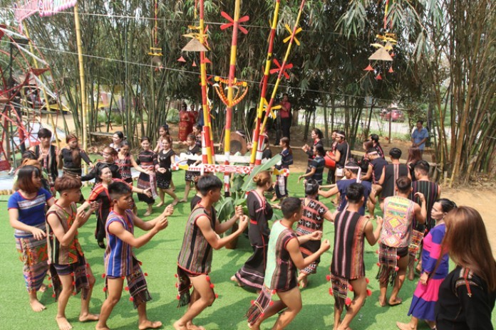 
Hình ảnh mô phỏng các nét văn hóa của các dân tộc Việt Nam vô cùng chân thực
