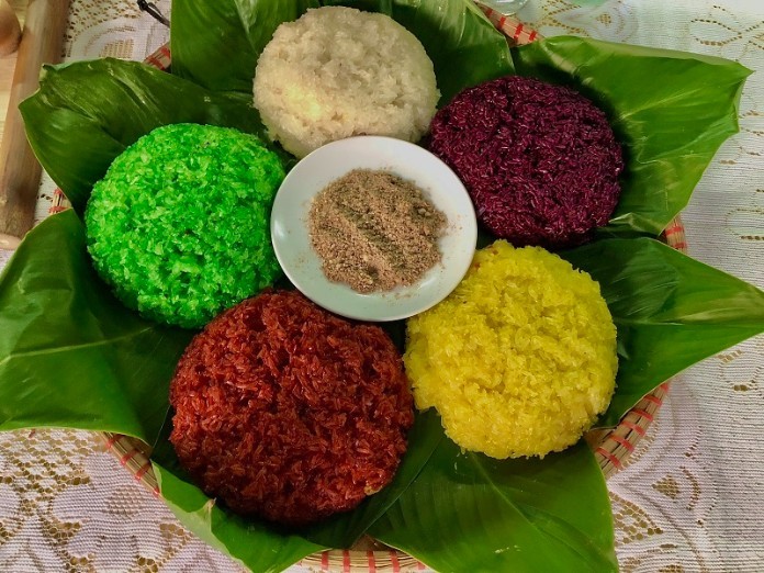 
Xôi ngũ sắc thơm ngon, bắt mắt khiến ai đã thử sẽ vương vấn mãi hương vị&nbsp;
