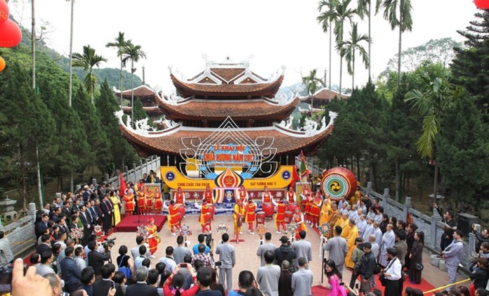 
Khám phá lễ hội chùa Hương
