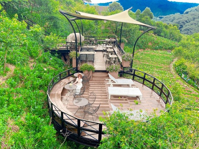 
Cafe F cánh đồng hoa - địa điểm nên ghé sau khi tham quan QUE Garden
