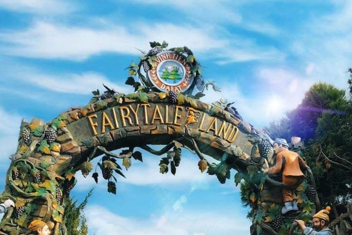 
Làng Hobbit thu nhỏ tại Vùng đất cổ tích Fairytale Land Đà Lạt
