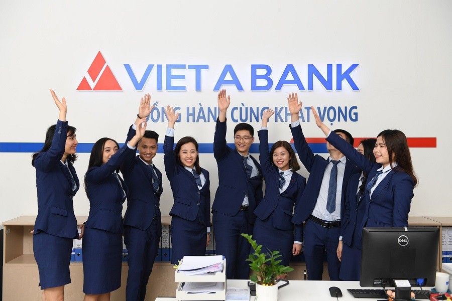 
Năm 2003,Việt Á Bank chính thức được thành lập với 115 tỷ đồng vốn điều lệ
