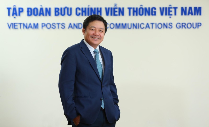 
Ông Huỳnh Quang Liêm có chuyên môn là Kỹ sư điện tử của Trường Đại học Bách khoa - Đại học Quốc gia thành phố Hồ Chí Minh, bằng Thạc sĩ điện tử viễn thông của Đại học New South Wales (Australia)
