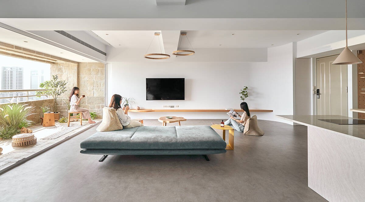 
Phòng khách rộng rãi là không gian sinh hoạt chung của gia đình với thiết kế trẻ trung, hiện đại

