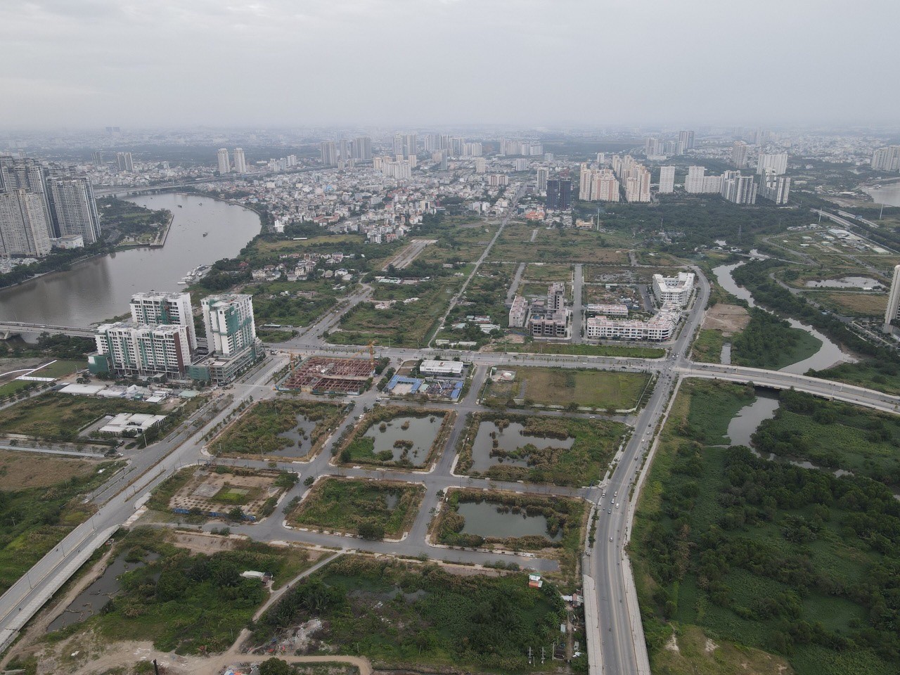 Kê khai giá chuyển nhượng bất động sản thấp hơn giá giao dịch thực tế để trốn thuế hiện diễn ra khá phổ biến. Ảnh minh họa