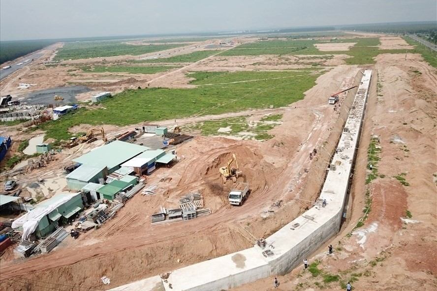 
Trên địa bàn Hà Nội có nhiều dự án&nbsp;vốn ngoài ngân sách có sử dụng đất chậm tiến độ, chậm triển khai, vi phạm pháp luật đất đai.
