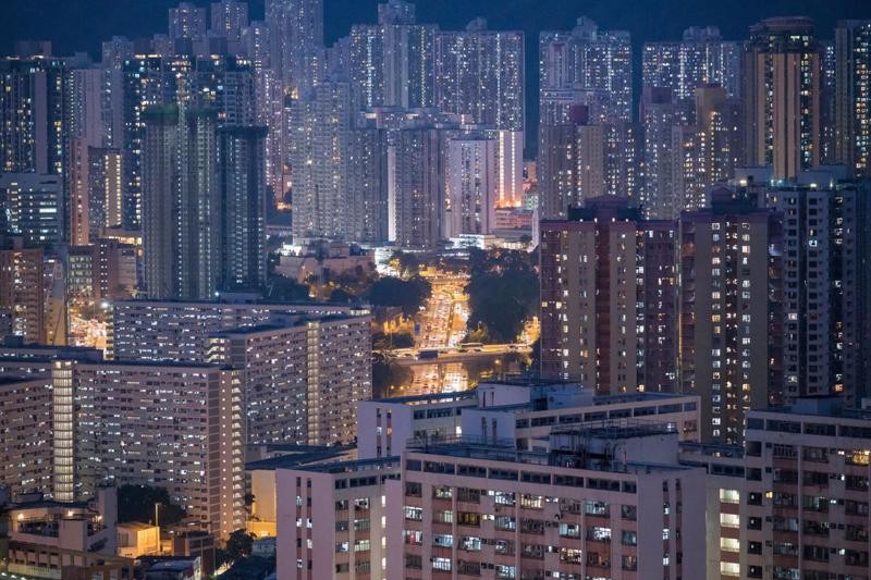 Giá nhà quá cao, người dân Hong Kong chấp nhận sống ở chung cư ma, phong thuỷ kém - ảnh 2