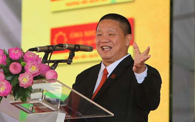 
Ông Lê Phước Vũ sinh năm 1963 tại Bình Định hiện đang là&nbsp;Chủ tịch Tập đoàn Hoa Sen
