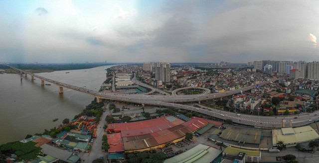 
Sau hàng chục năm chờ đợi, Quy hoạch phân khu đô thị sông Hồng đã được UBND TP. Hà Nội đã phê duyệt và bàn giao cho 13 quận huyện. Ảnh TTXVN
