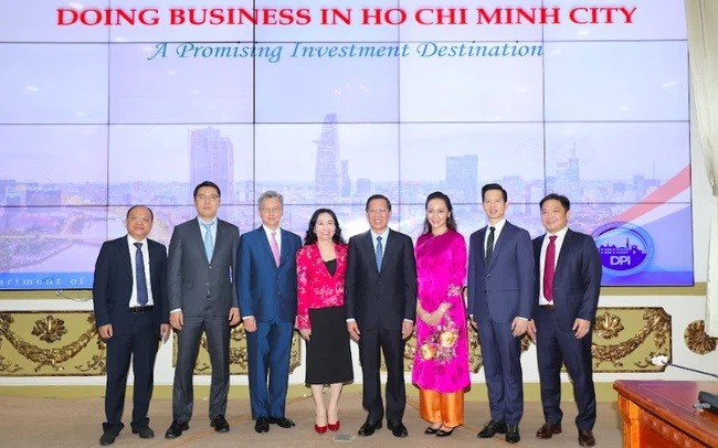 

CK Asset Holdings Limited Group của Tỷ phú Lý Gia Thành muốn đầu tư vào TP. Hồ Chí Minh&nbsp;
