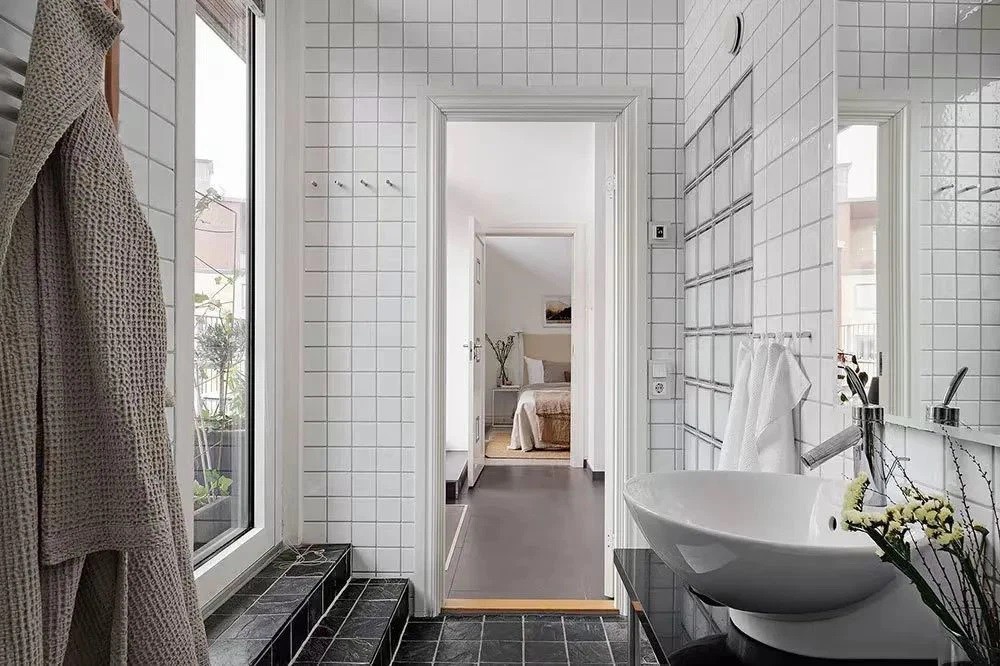 
Căn phòng tắm có vẻ đẹp hiện đại, được thiết kế hợp lý

