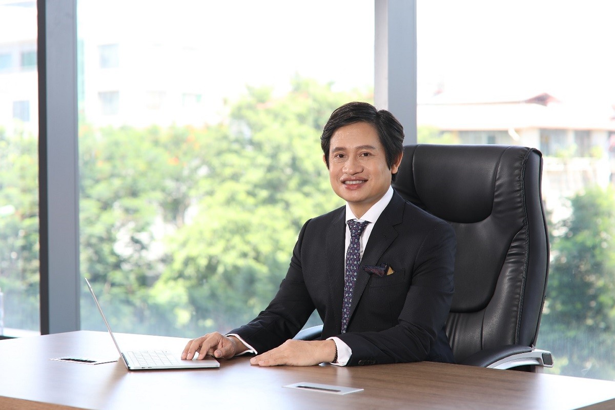 
Ông Hoàng Mai Chung - Chủ tịch Hội đồng Quản trị Công ty cổ phần Tập đoàn Meey Land chia sẻ niềm tự hào với chiến thắng của Meey Land tại Sao Khuê 2022. (Nguồn: Vietnam+)
