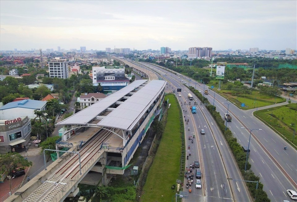 
Ga Rạch Chiếc - một trong 11 ga trên cao của tuyến metro số 1 (Bến Thành - Suối Tiên).&nbsp;
