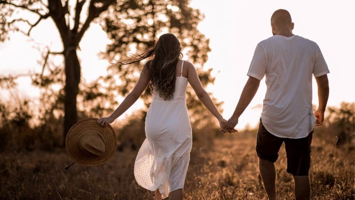 



Kết hôn với người hợp tuổi giúp gia đình luôn hòa thuận, gắn bó bền chặt

