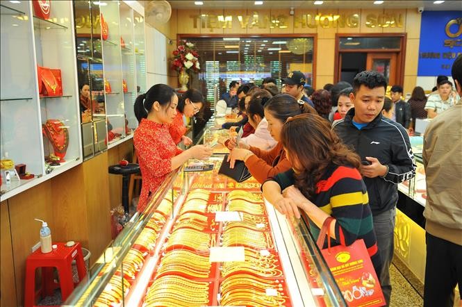 
Hiện nay, trên thị trường Việt Nam có rất nhiều loại vàng khác nhau để tránh mua phải vàng giả nên chọn&nbsp; mua vàng ở những địa chỉ uy tín
