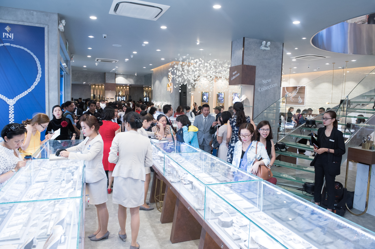 
Thị trường trang sức Việt Nam ngày càng nhộn nhịp
