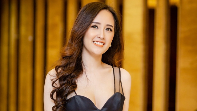 
Mai Phương Thúy đăng quang Hoa hậu Việt Nam năm 2006; sau đó, người đẹp 8x từng đại diện cho nước nha tham dự Miss World và lọt vào Top 17 chung cuộc
