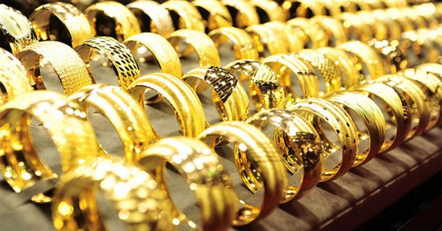 
Mặc dù đều là những vật liệu để làm đẹp nhưng vàng thật và vàng mỹ ký sẽ có những giá trị khác nhau
