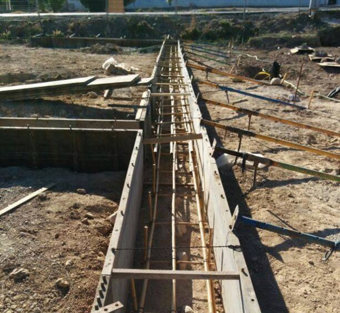



Bê tông lõi tre vẫn được ứng dụng cho một số công trình vừa và nhỏ, chủ yếu là làm móng và sàn do ưu điểm tiết kiệm chi phí xây dựng

