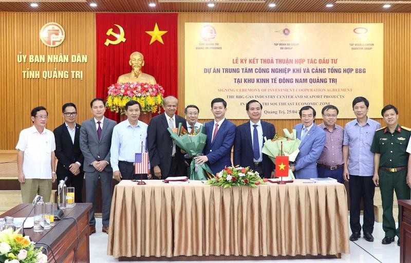
Lãnh đạo tỉnh Quảng Trị, Công ty cổ phần BB Group (Tập đoàn BBG, Việt Nam) và Tập đoàn Quantum của Hoa Kỳ ký kết thỏa thuận hợp tác đầu tư.
