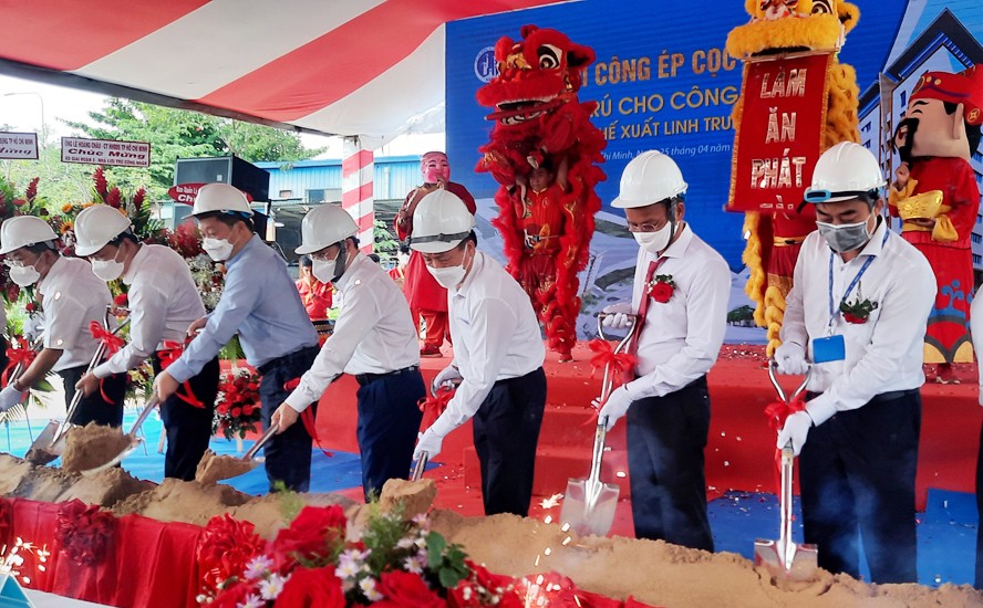 
Thành phố Hồ Chí Minh khởi công xây dựng 1.300 căn nhà ở xã hội, nhà lưu trú công nhân.
