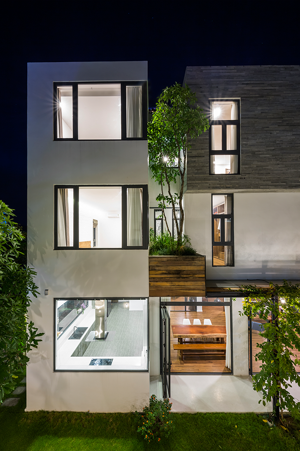 
Ngôi nhà có mật độ xây dựng thấp nên có được một không gian sống xanh theo đúng ý muốn của gia chủ

