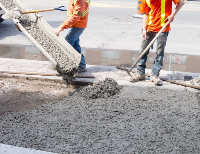 



Bê tông tươi là loại bê tông được trộn sẵn bởi máy móc thiết bị chuyên dụng

