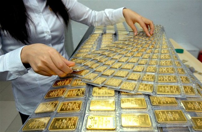 
Vàng 9999 được các cửa hàng vàng bạc đúc thành miếng
