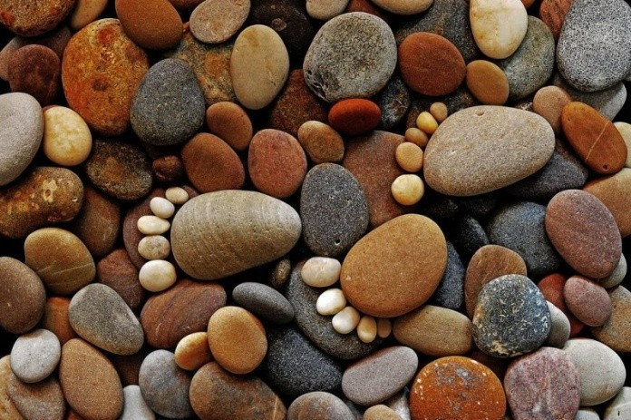 
Trên thị trường có nhiều loại đá cuội với những đặc tính khác nhau
