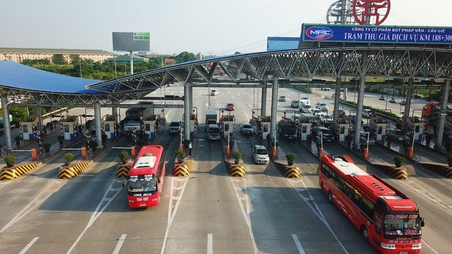 
Cao tốc Cầu Giẽ-Ninh Bình là tuyến đường duy nhất trong 5 tuyến cao tốc do VEC quản lý được lắp đặt hoàn chỉnh hệ thống thu phí không dừng - Ảnh minh hoạ
