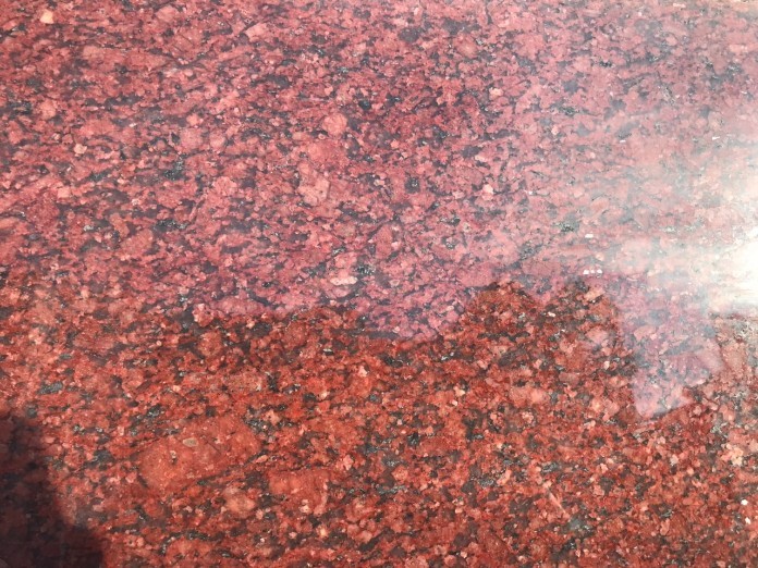 



Đá granite màu ruby rất đẹp, sang trọng và quyền lực


