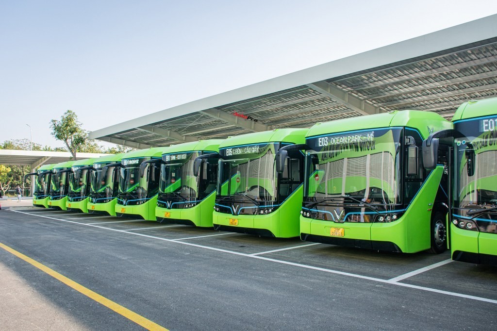 
Vào thời điểm&nbsp;đầu tháng 3, VinBus đã chính thức đưa vào hoạt động tuyến xe buýt điện đầu tiên kết nối với hệ thống vận tải hành khách công cộng tại Thành phố Hồ Chí Minh
