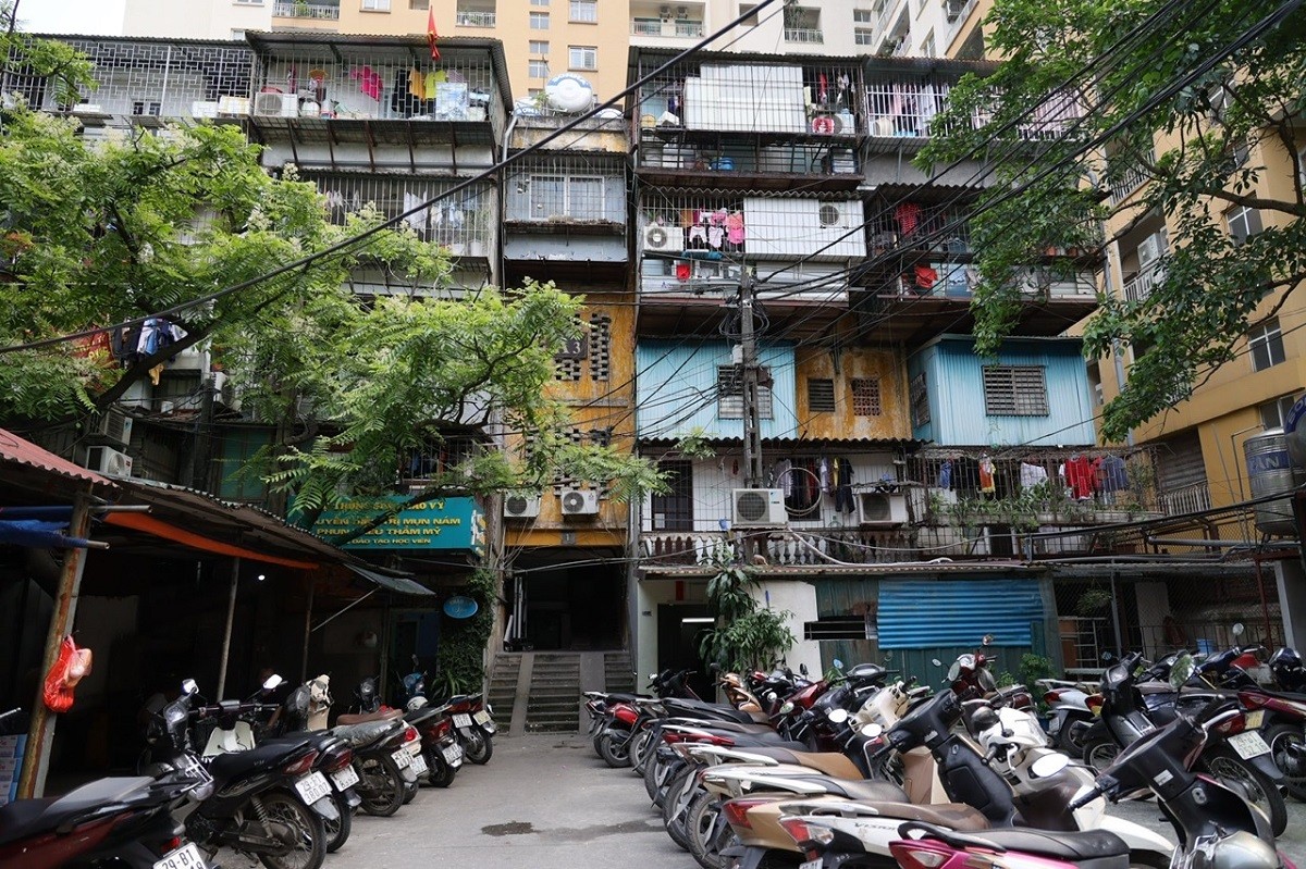 
Hiện nay, trên địa bàn Hà Nội có nhiều chung cư cũ xuống cấp trầm trọng và cần cải tạo.
