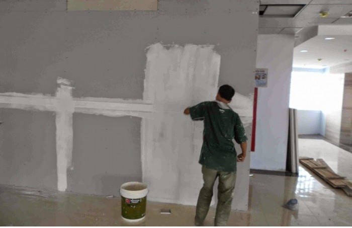 
Sử dụng xi măng trắng chống thấm cho bề mặt tường
