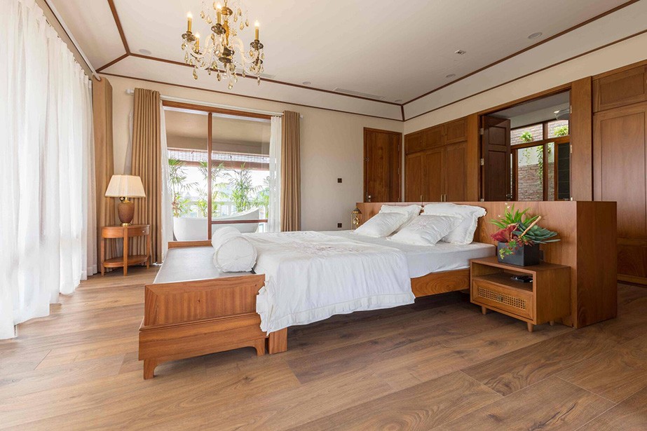 
Phòng ngủ được thiết kế và trang trí bằng những nội thất cơ bản của phòng mang đến cho gia chủ một không gian riêng thoải mái
