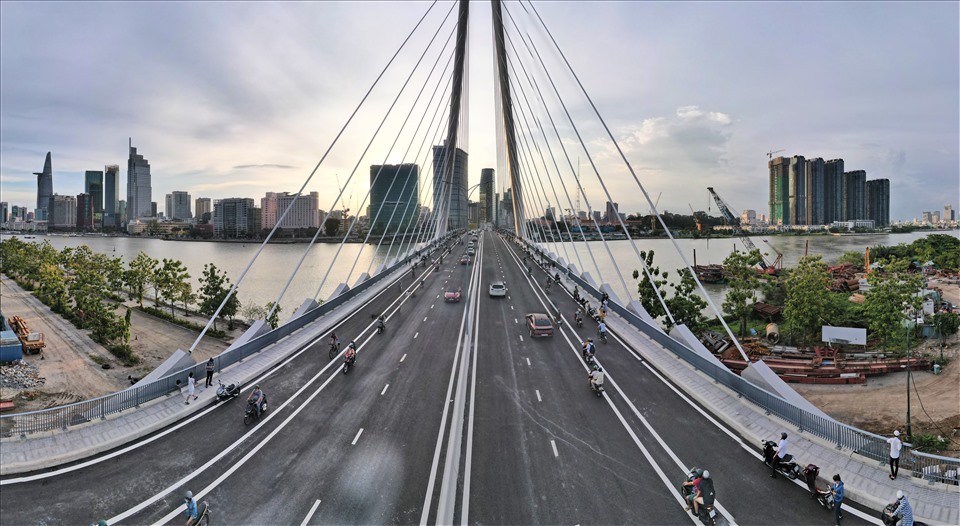 
Toàn cảnh cây cầu Thủ Thiêm 2 kết nối quận 1 và TP. Thủ Đức vừa được thông xe vào ngày 28/4 vừa qua
