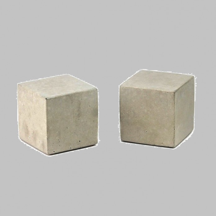 1 khối bê tông sẽ nặng khoảng 2,4 tấn tương đương với 2400kg.