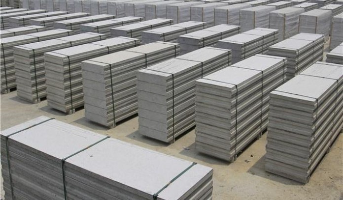 Vận chuyển các tấm bê tông đến nơi sử dụng rất dễ dàng và gọn nhẹ